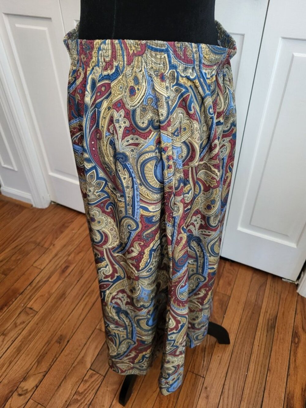 Vintage 90s Bonworth Blue Red Paisley Midi Skirt L Boho Preppy Patriotic Modest - Picture 2 of 8